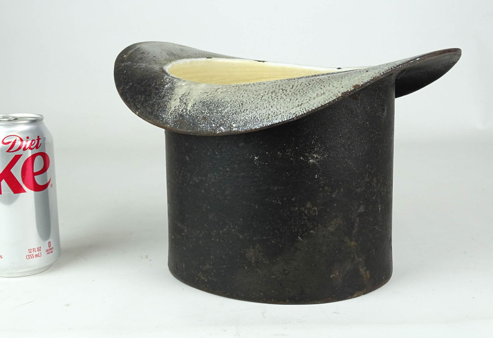 Enameled Iron Top Hat Spittoon (1 of 4)