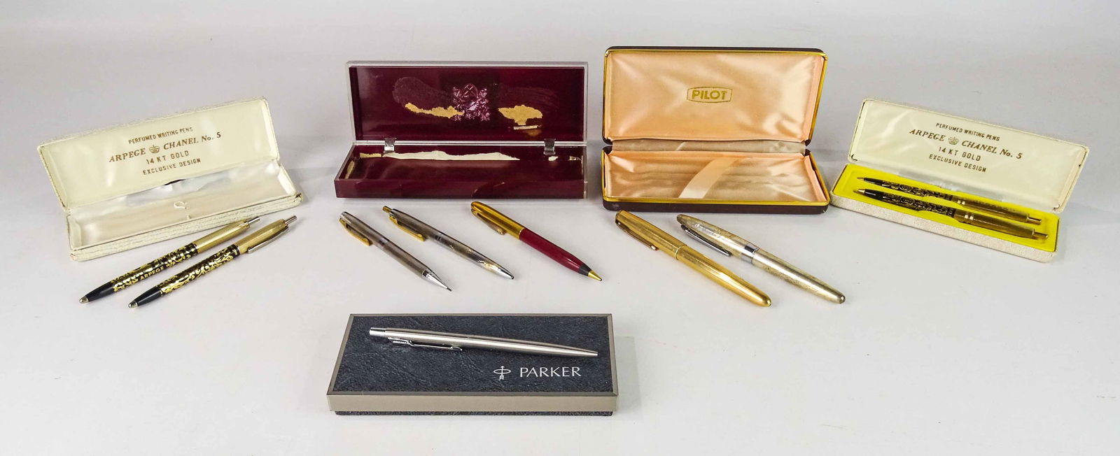 Writing Pens (1 of 20)