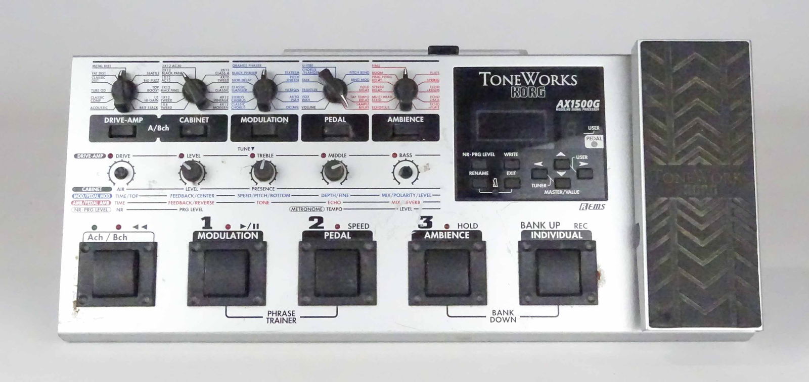 Korg Toneworks AX1500 Pedal Board (1 of 9)