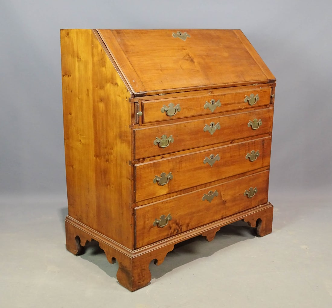 18th c. Chippendale Slant Lid Desk (1 of 11)