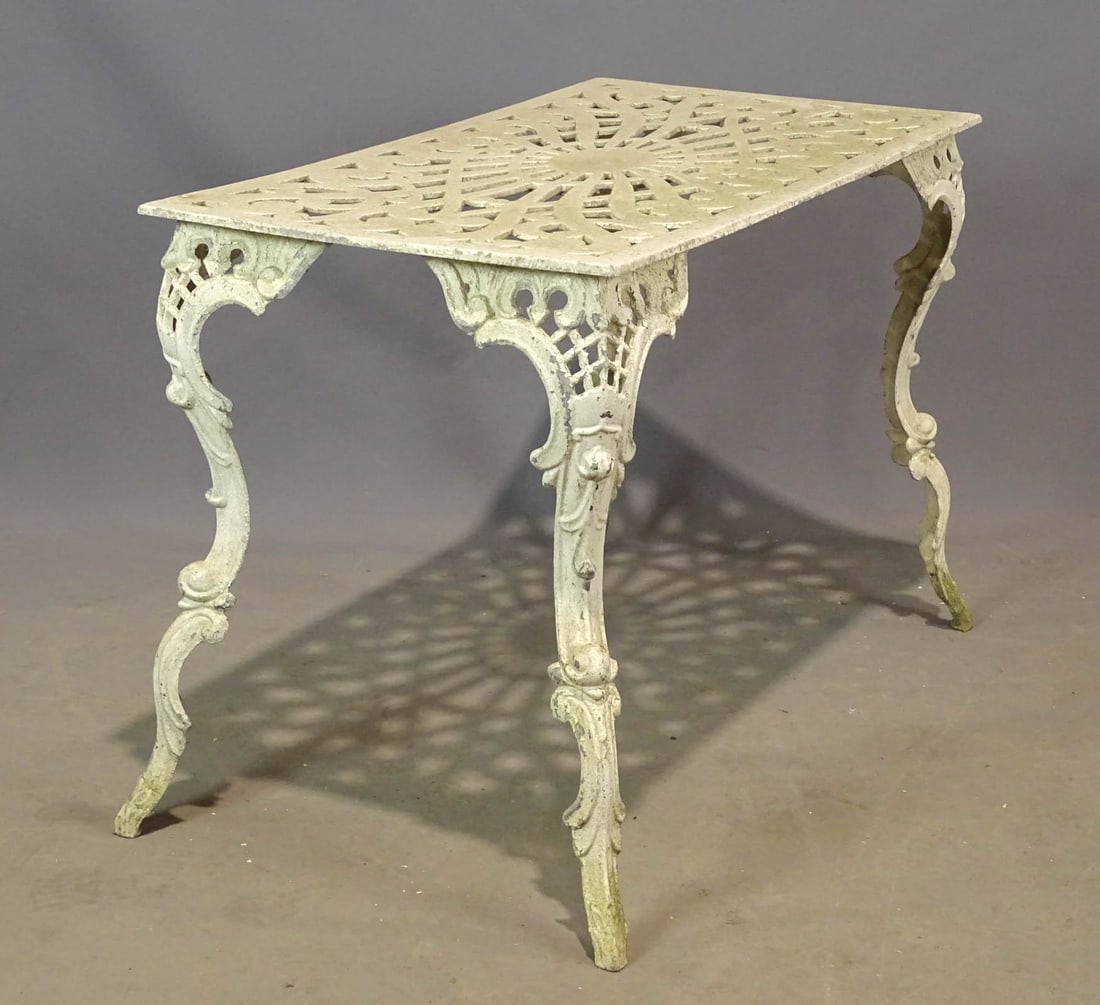 Aluminum Patio Table (1 of 5)