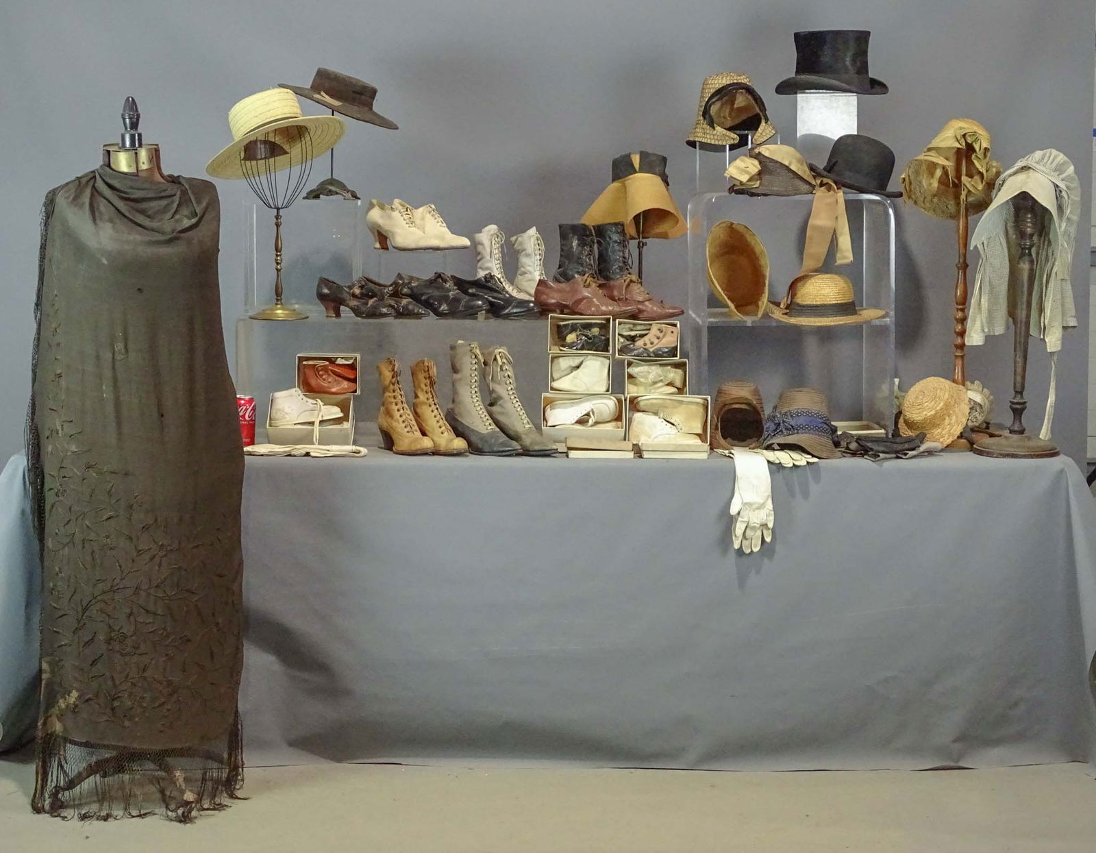 Shoe & Hat Lot (1 of 20)