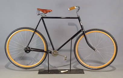 Columbia Chainless Pneumatic Safety Bicycle