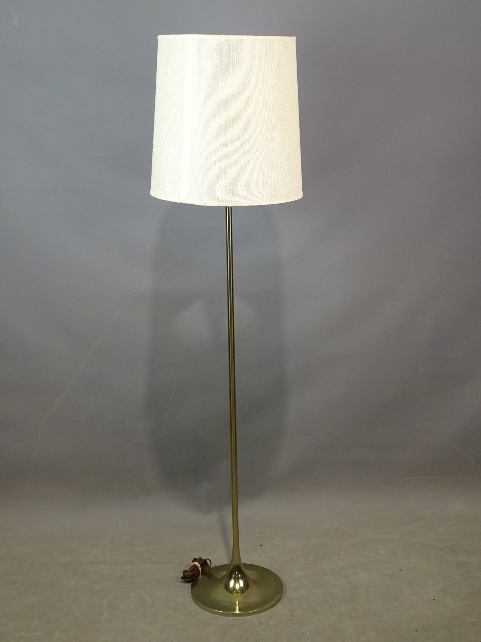 Laurel Floor Lamp (1 of 5)