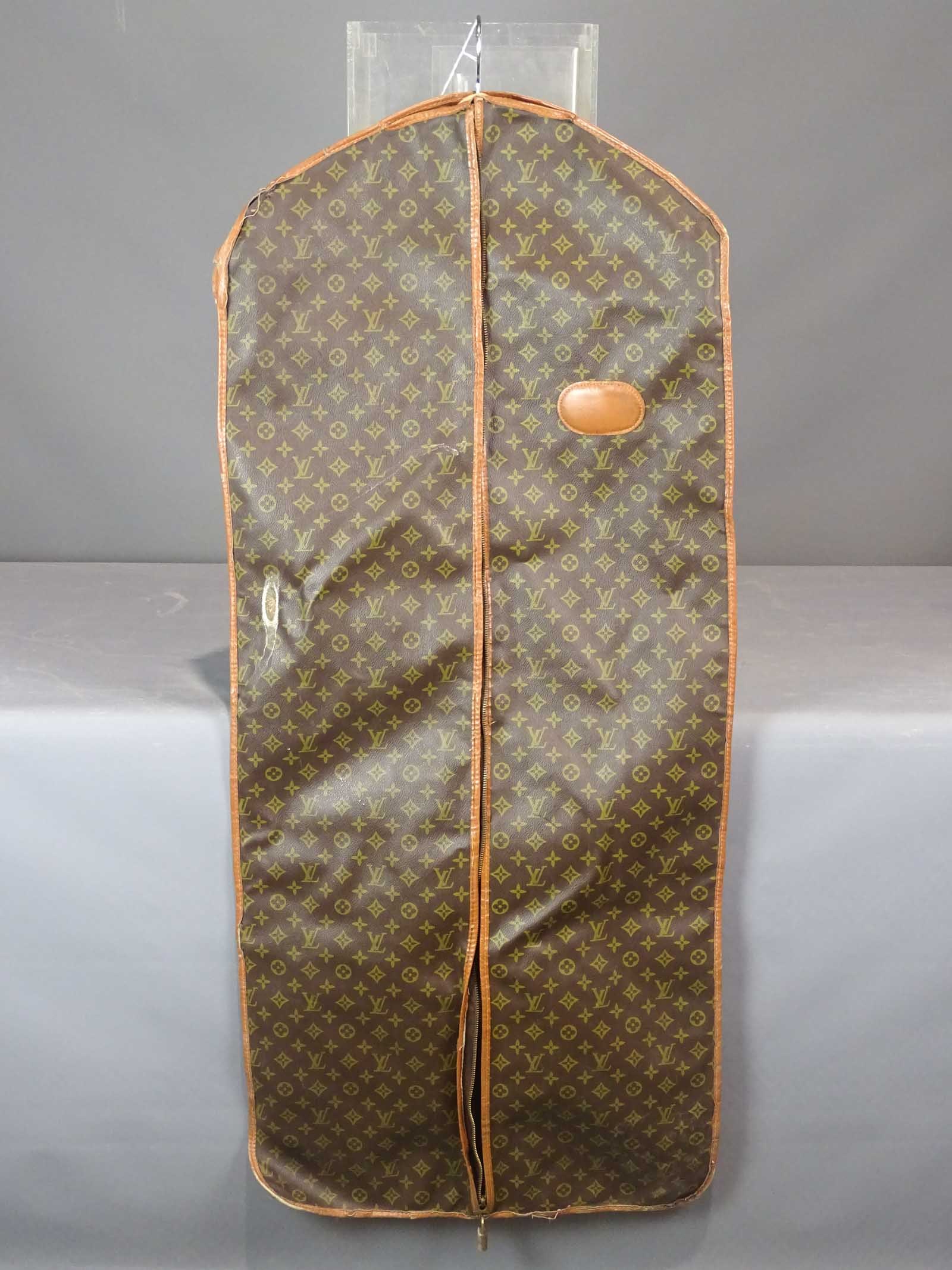 Louis Vuitton Dress Bag: Louis Vuitton style dress bag.