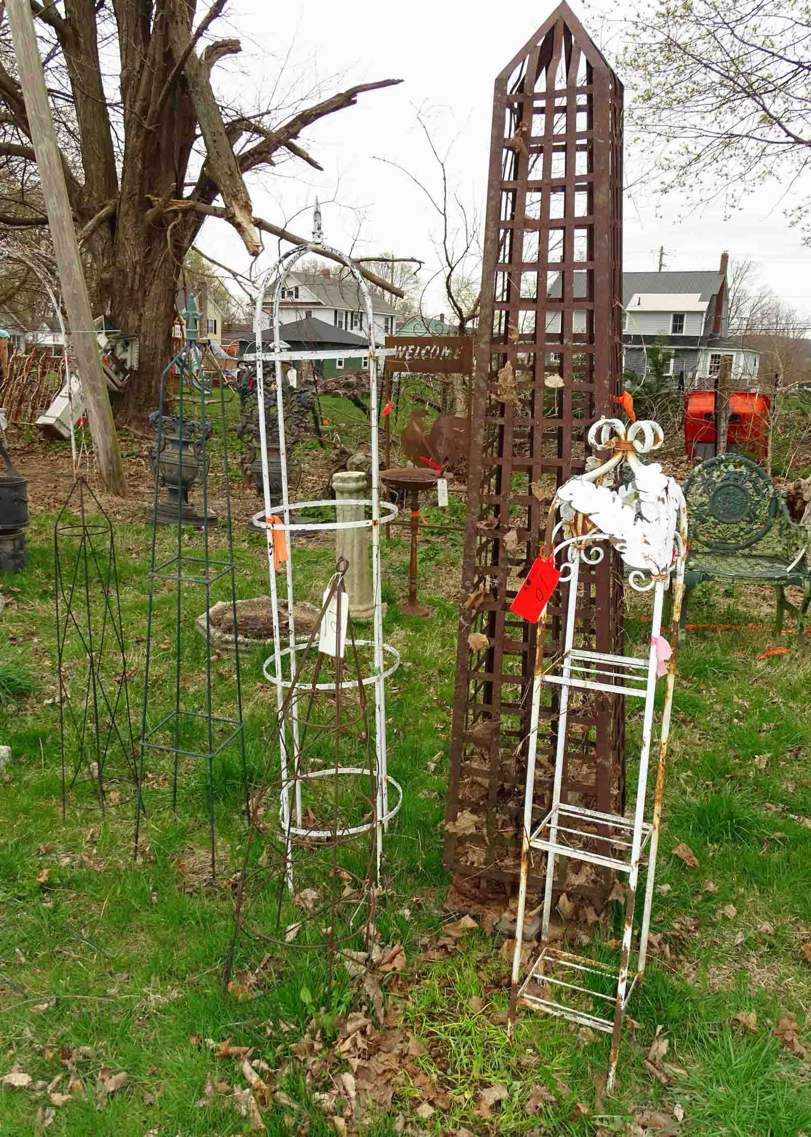 Lot of Garden Trellis (1 of 6)