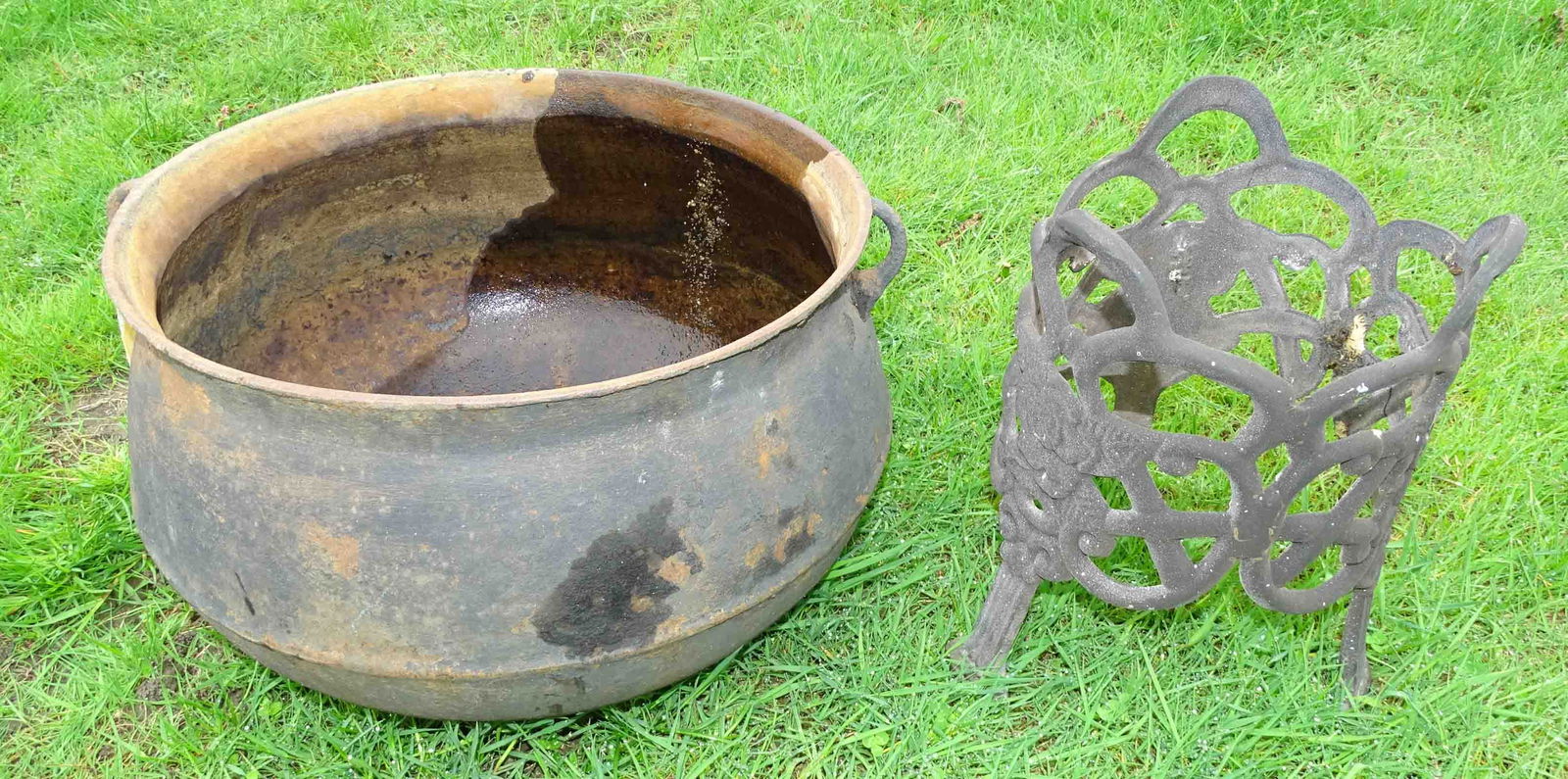 Cast Iron Planter and Cauldron Lot (1 of 4)