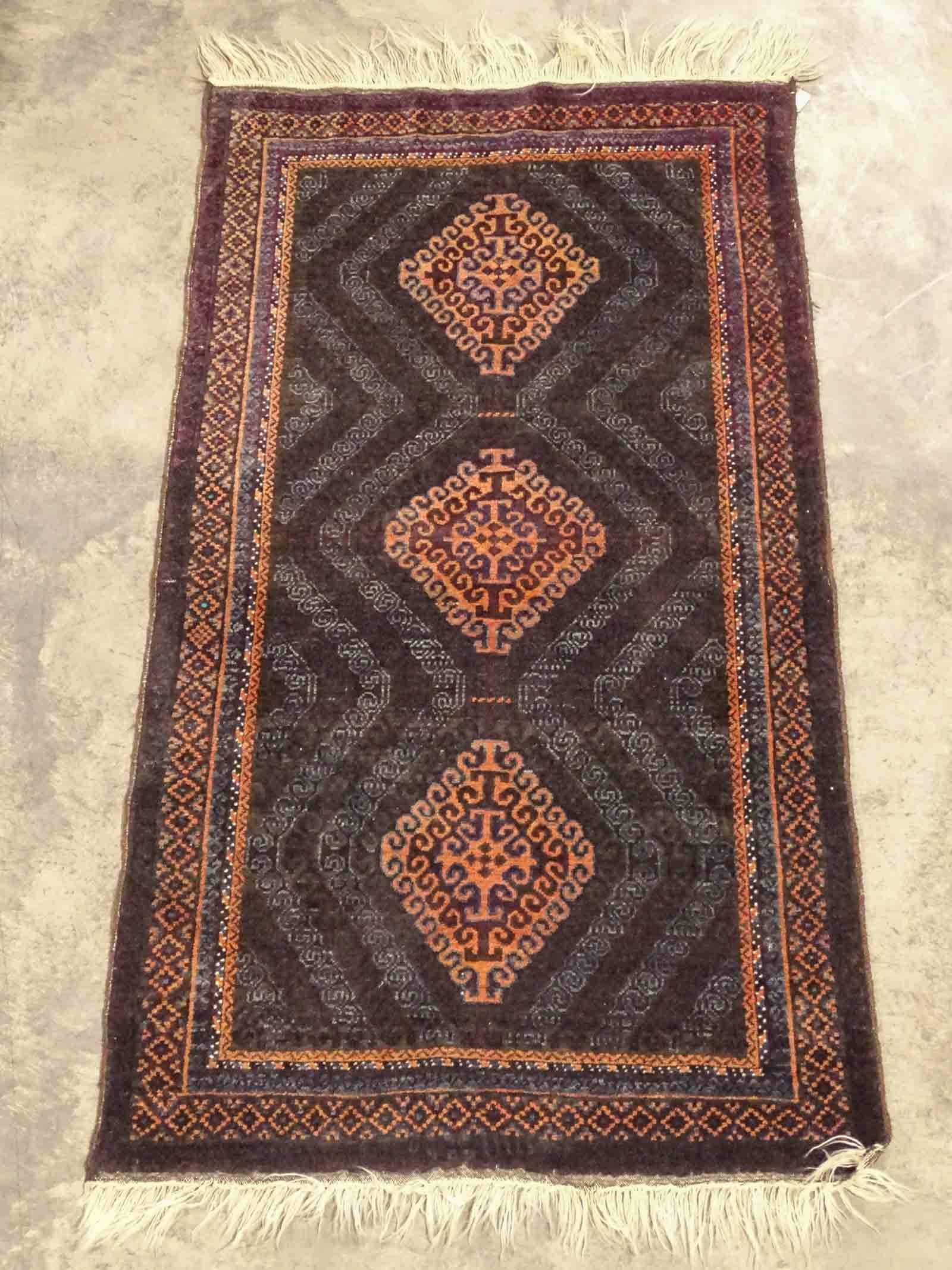 Oriental Rug: Oriental scatter rug. 41" x 80".