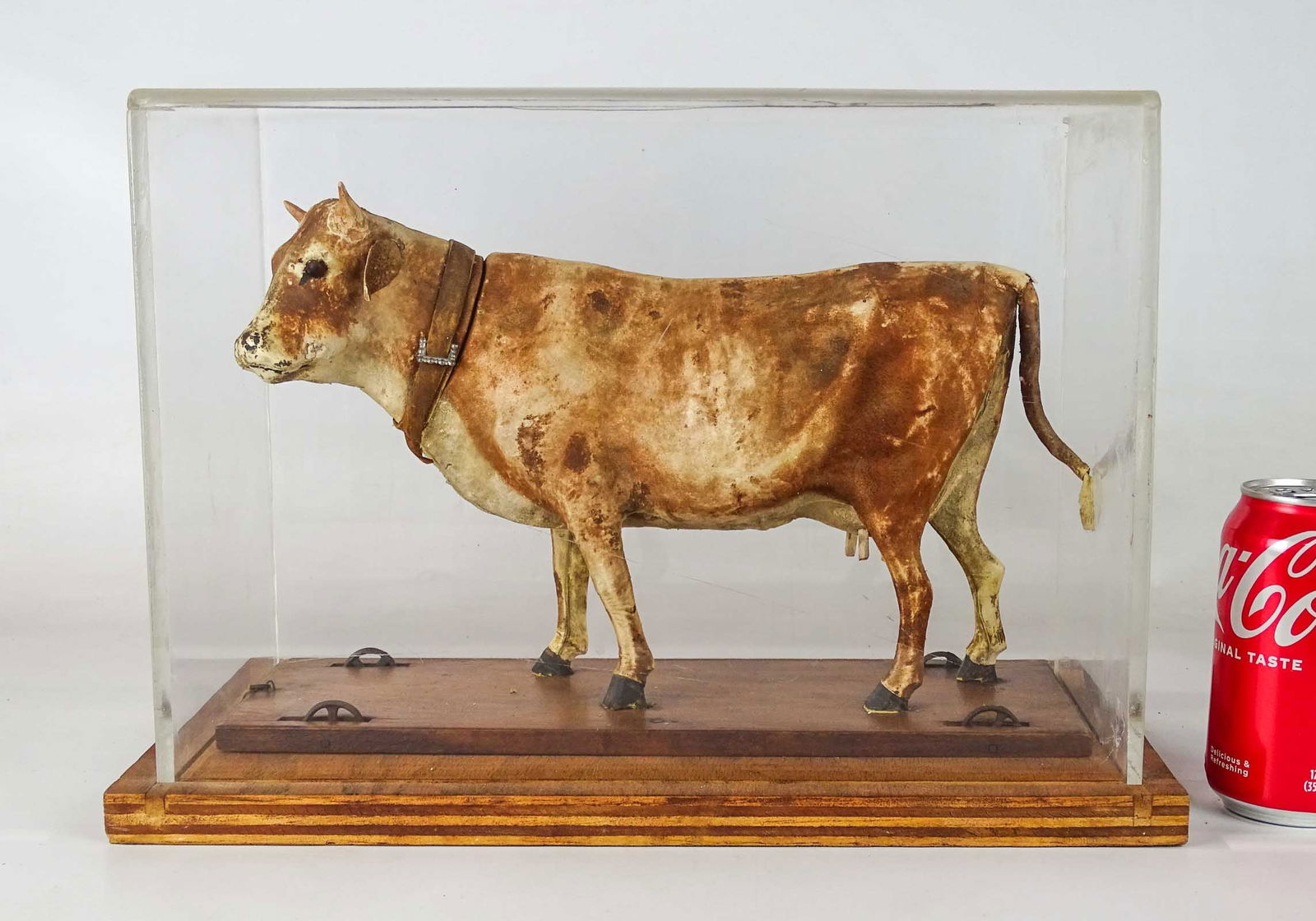 Cow Platform Toy (1 of 6)