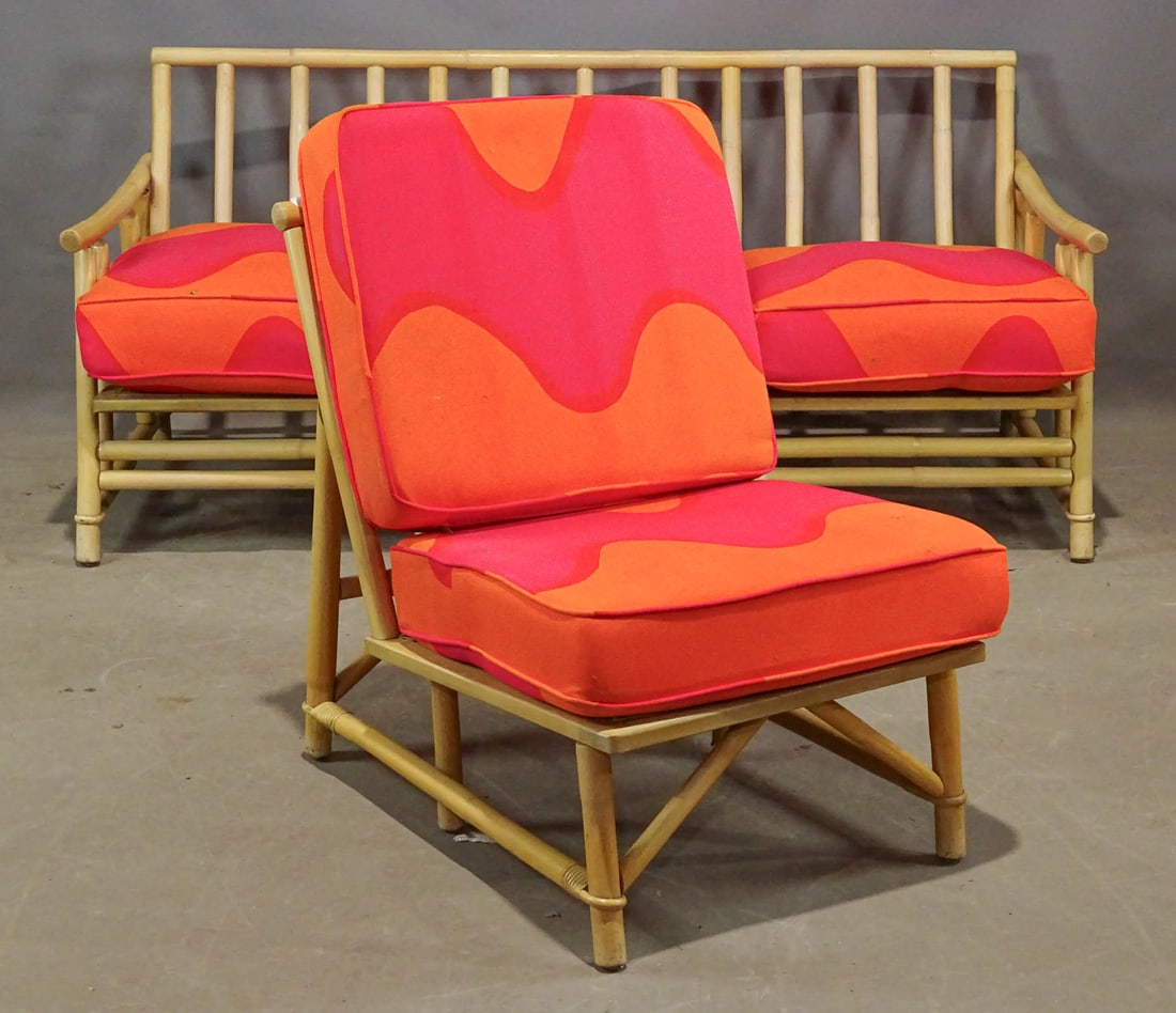 Vintage Settee (1 of 11)