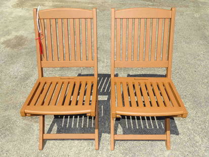 Pair of Wooden Folding Chairs: Pair of wooden folding chairs 18" seat Ht. x 33" Ht..