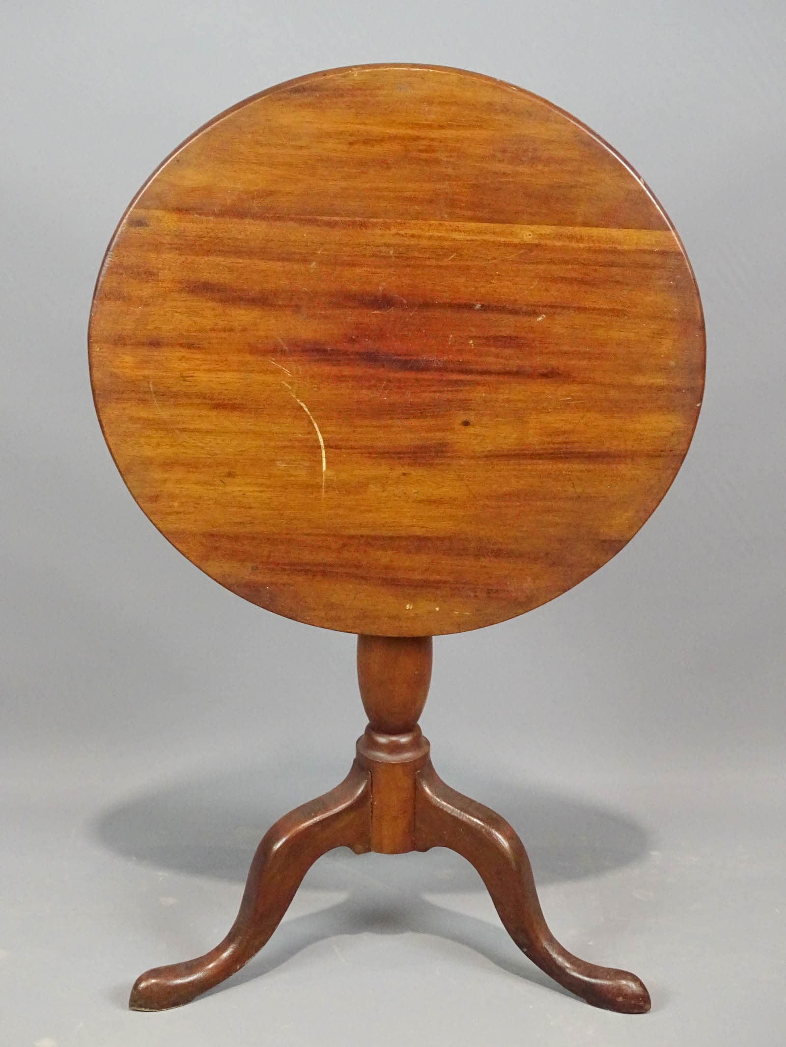 18th c. Queen Anne Tilt Top Table (1 of 5)