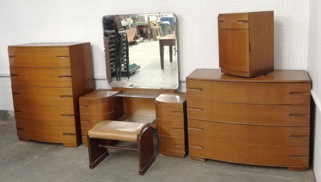 402 C 1940 S Bedroom Set