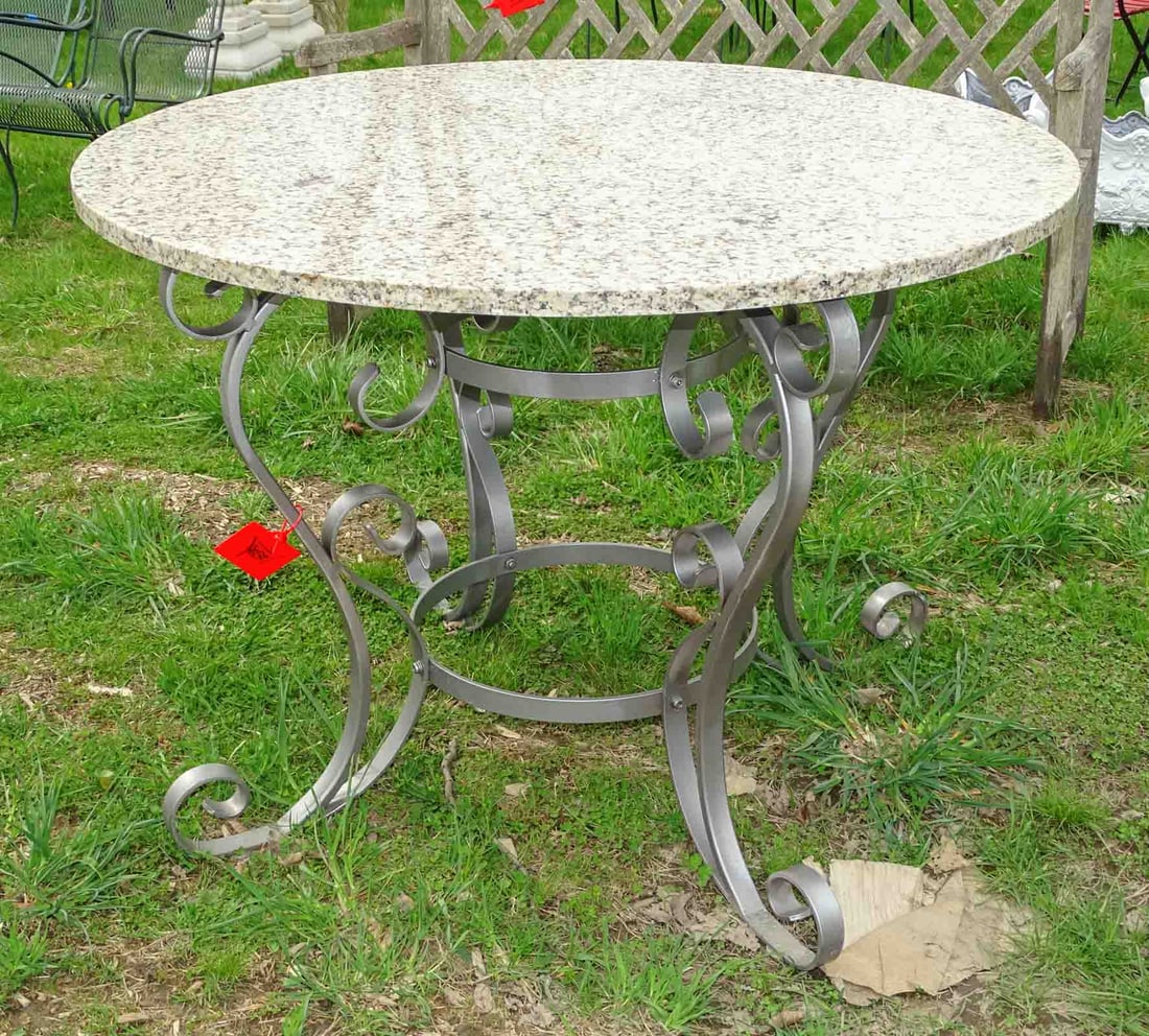 Patio Table (1 of 3)