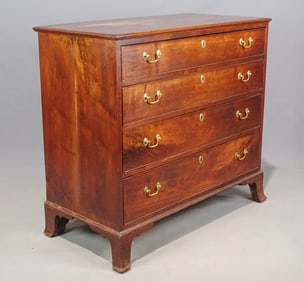 18th c. Chippendale Chest of Drawers