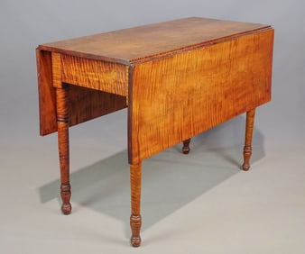 19th c. Tiger Maple Dropleaf Table