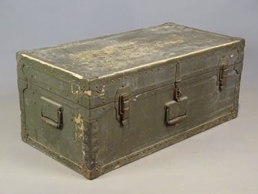 WWI Military Foot Locker & Accessories