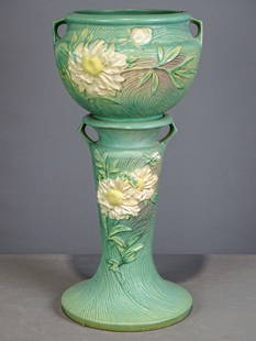 Roseville Jardiniere and Pedestal: Roseville Jardiniere and pedestal. Barbara Packer Collection. 25" Ht.. Good condition.