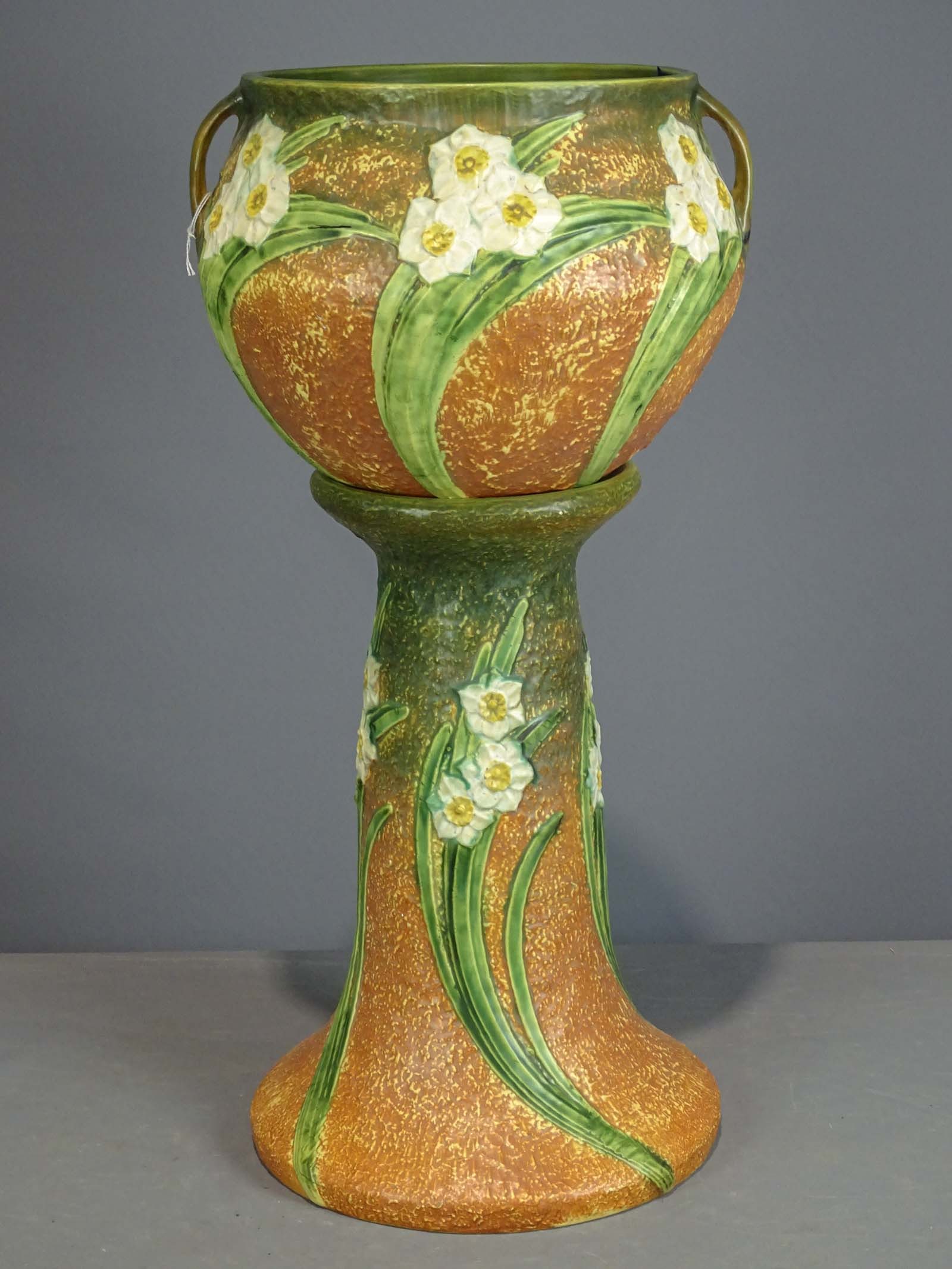 Roseville Jardiniere and Pedestal: Roseville Jardiniere and pedestal. Barbara Packer Collection. 29" Ht.. Good condition.