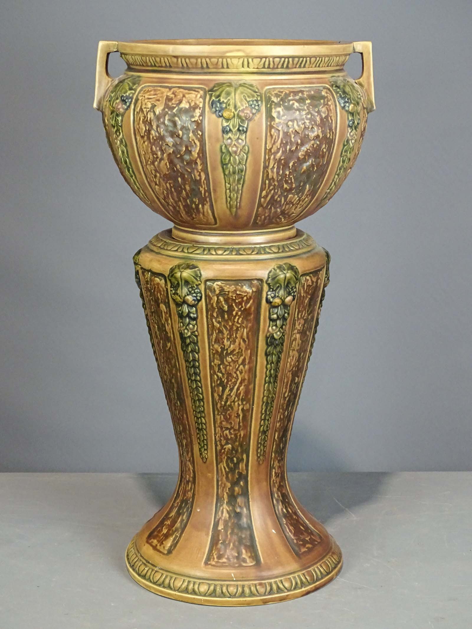 Roseville Jardiniere and Pedestal: Roseville Jardiniere and pedestal. Barbara Packer Collection. 29" Ht.. Good condition.