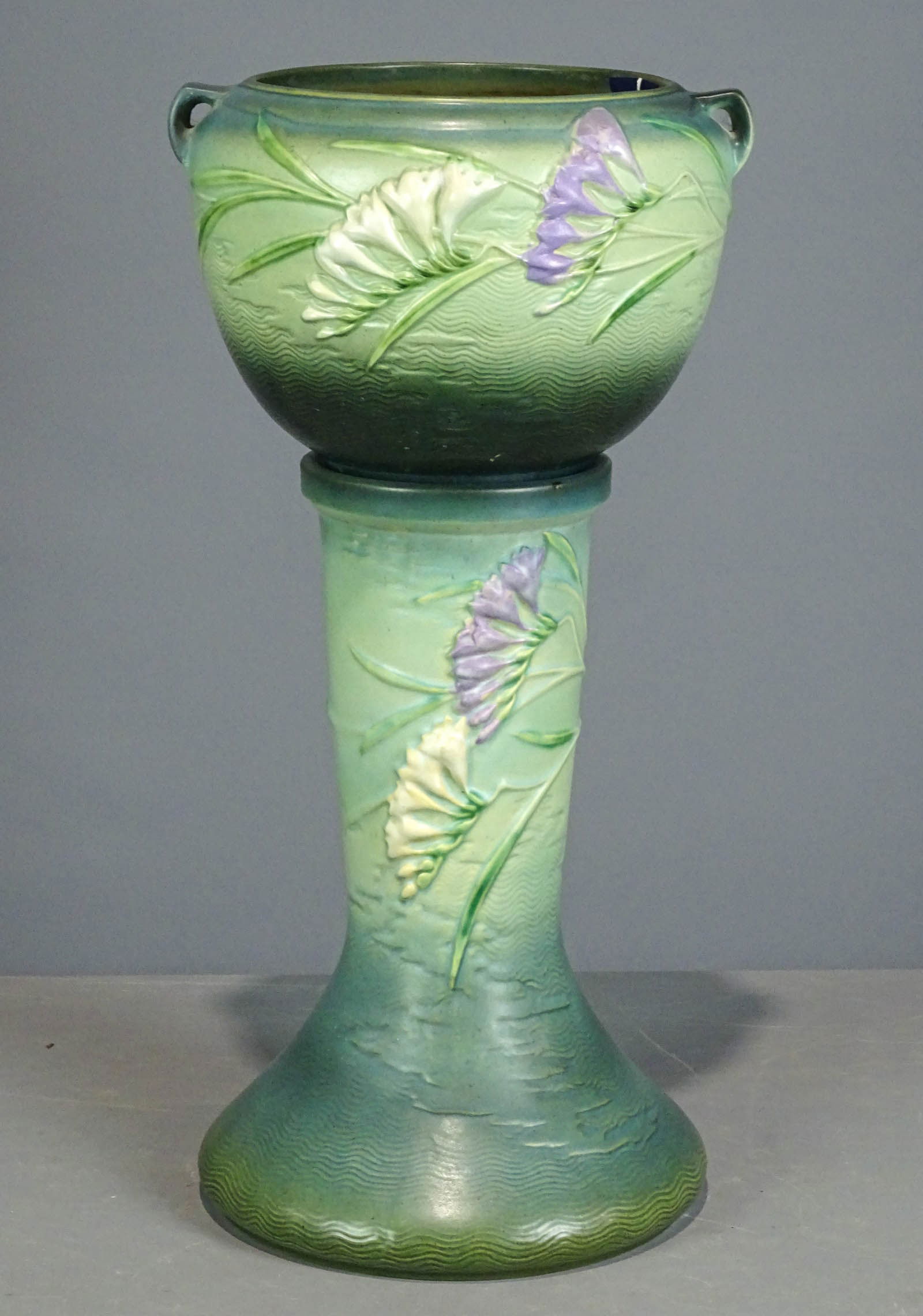 Roseville Jardiniere and Pedestal (1 of 14)