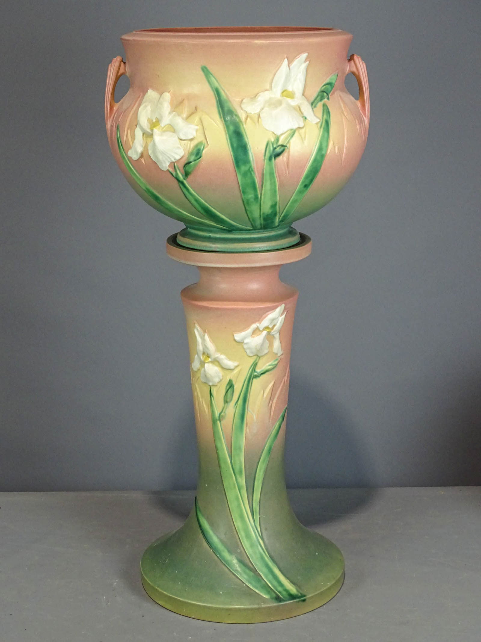 Roseville Jardiniere and Pedestal (1 of 11)