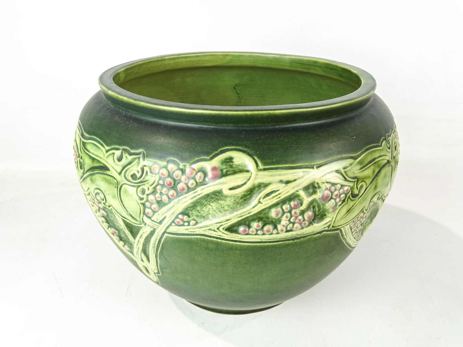 Roseville Planter (1 of 6)