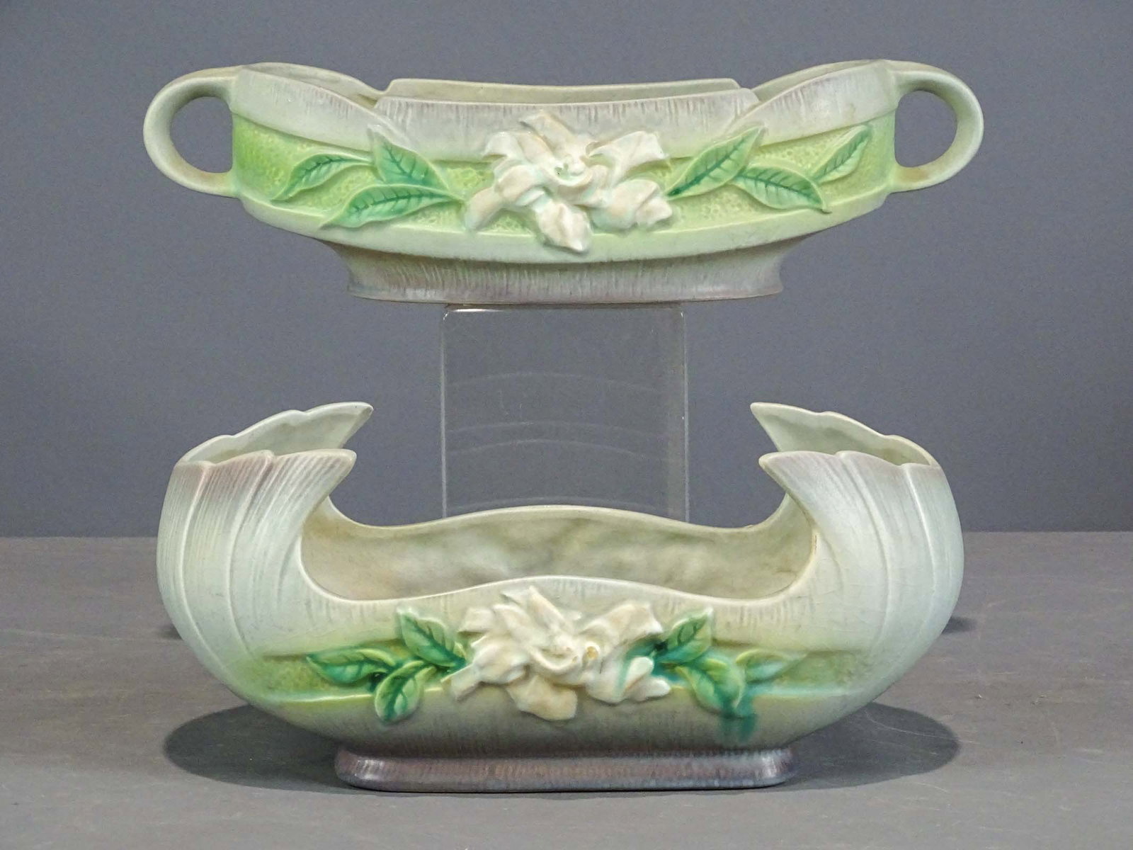 Roseville Lot: Lot (2) Roseville planters. 10 1/2" and 12" D.. Barbara Packer Collection. Good condition.