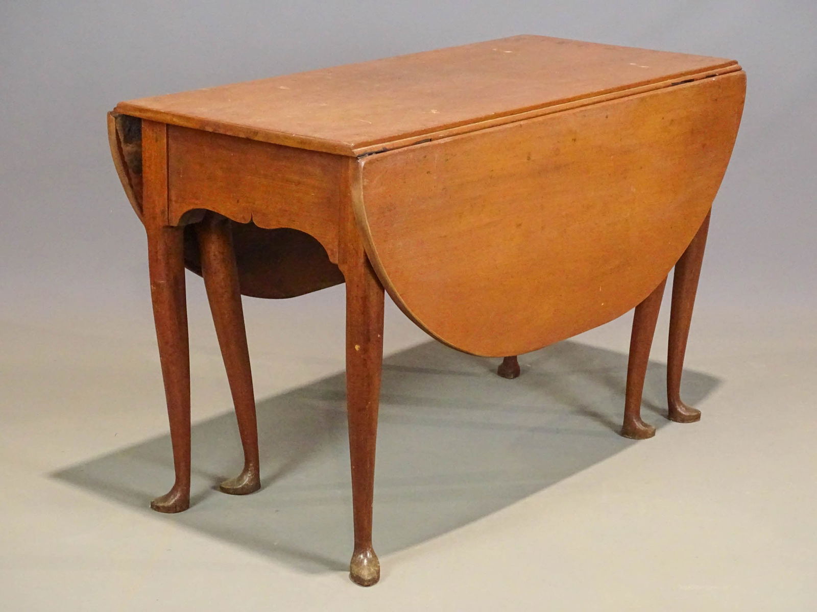 18th c. Queen Anne Dropleaf Table (1 of 5)