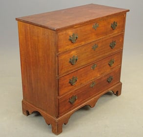 18th c. Chippendale Chest of Drawers