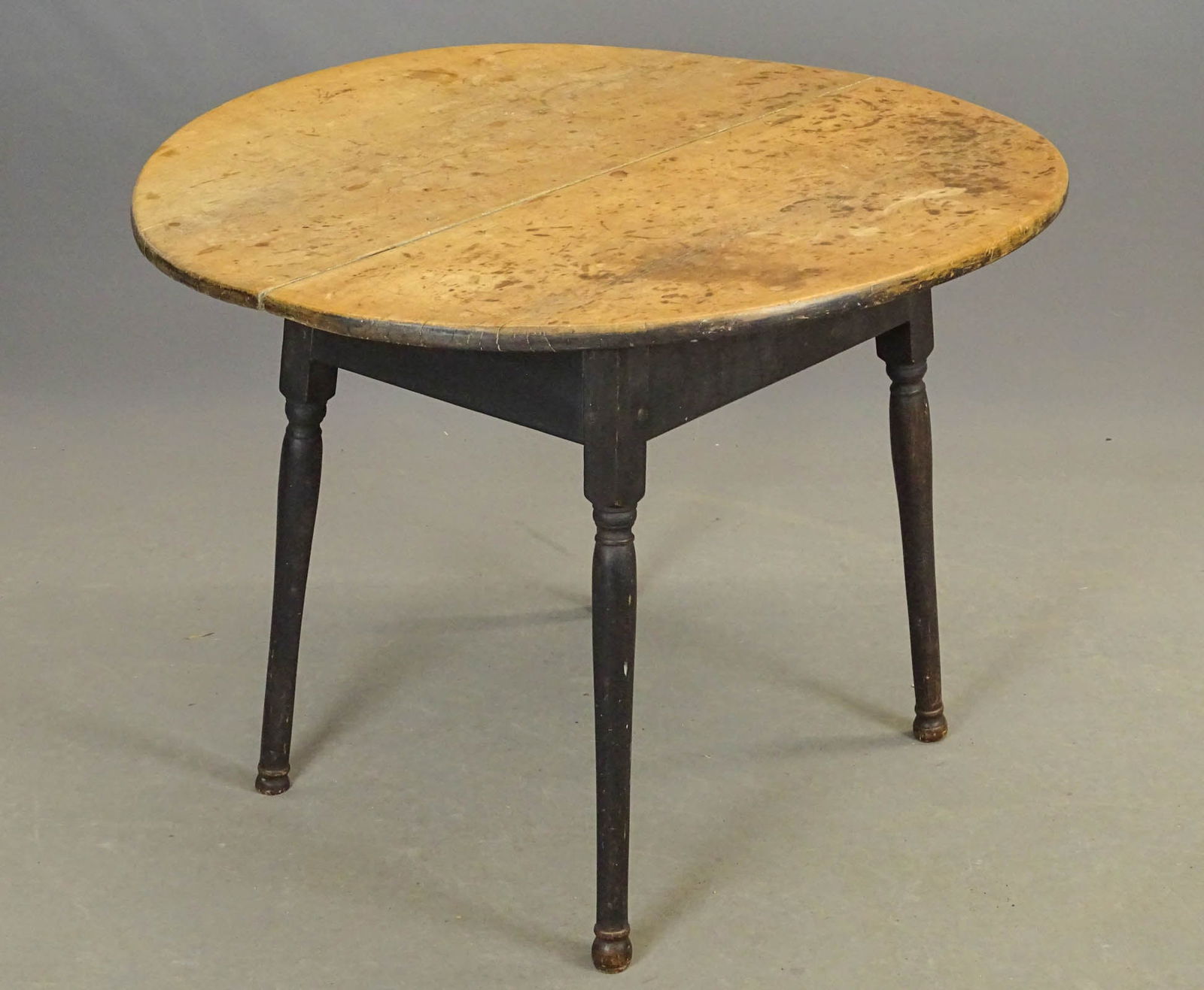 18th c. Tavern Table (1 of 5)