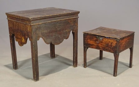 Lot Table & Commode