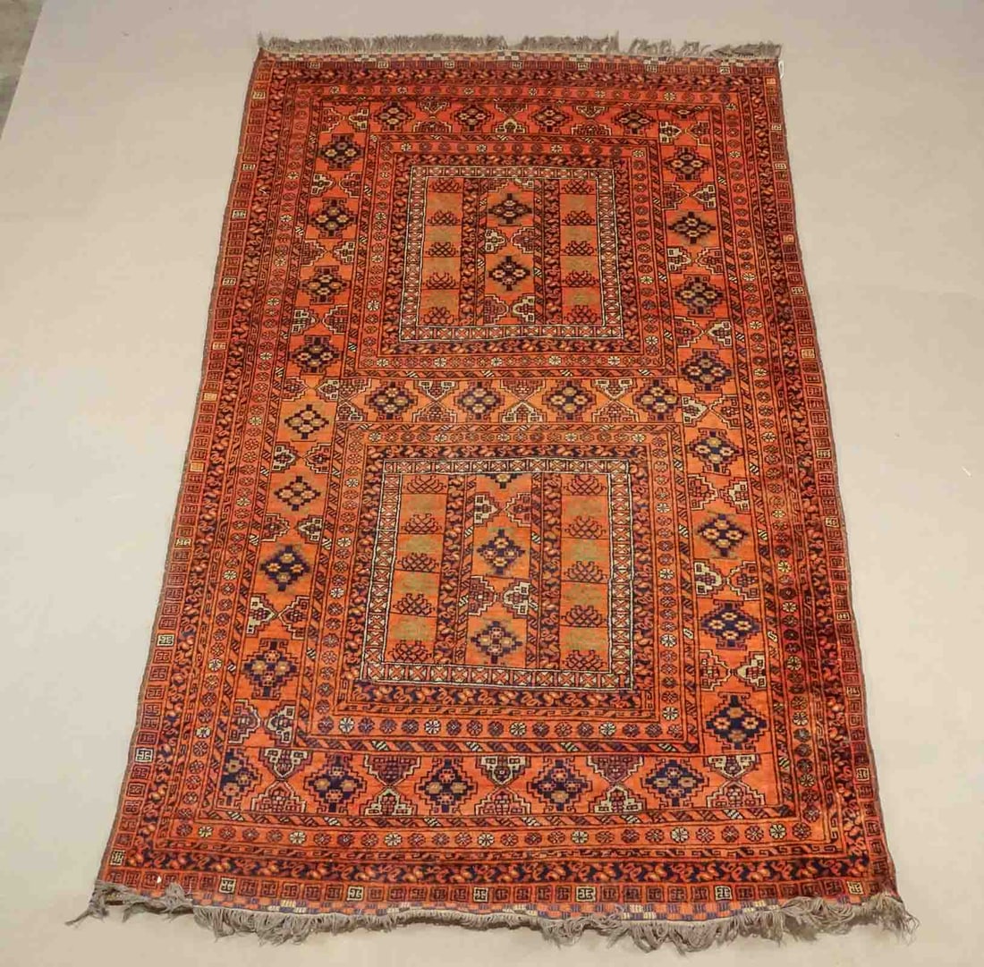 Oriental Rug: Oriental rug. 60" x 99".