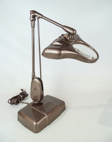 Vintage Magnifier Lamp