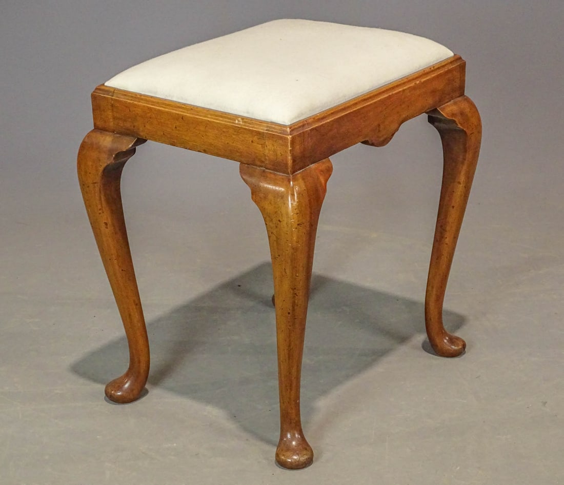 Queen Anne Style Bench or Stool (1 of 3)