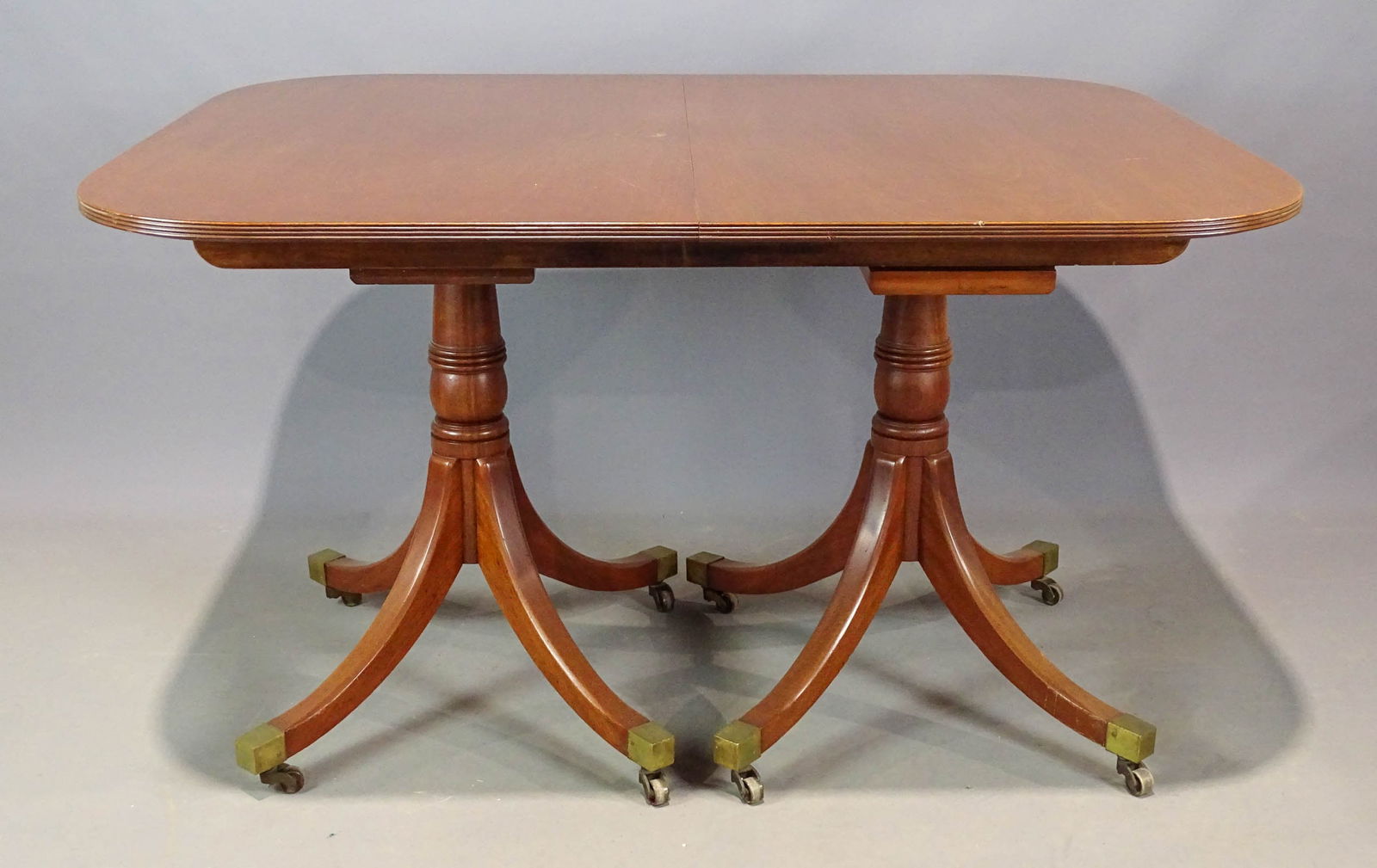 Pedestal Base Table (1 of 4)
