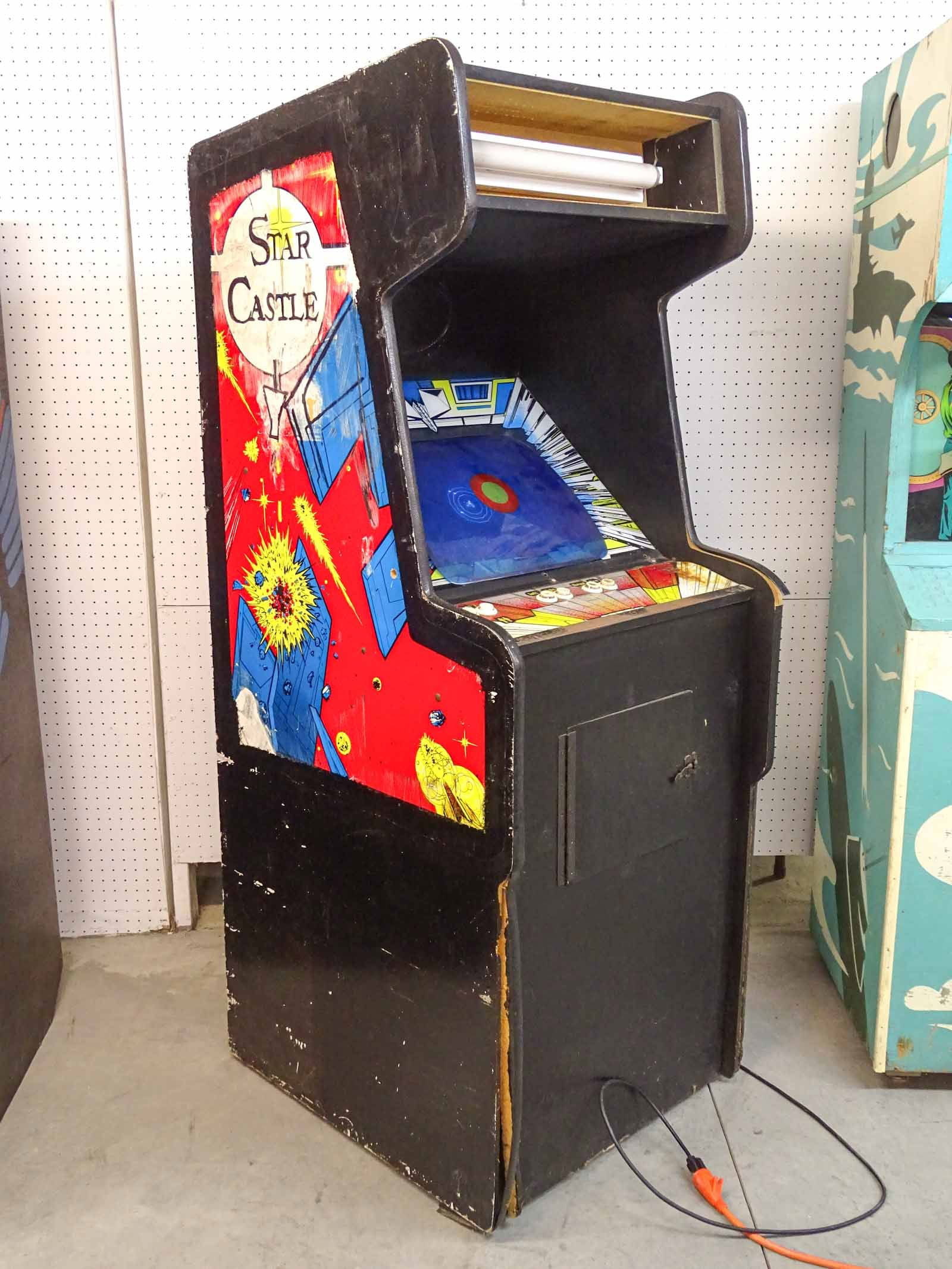 Vintage Arcade Game (1 of 16)