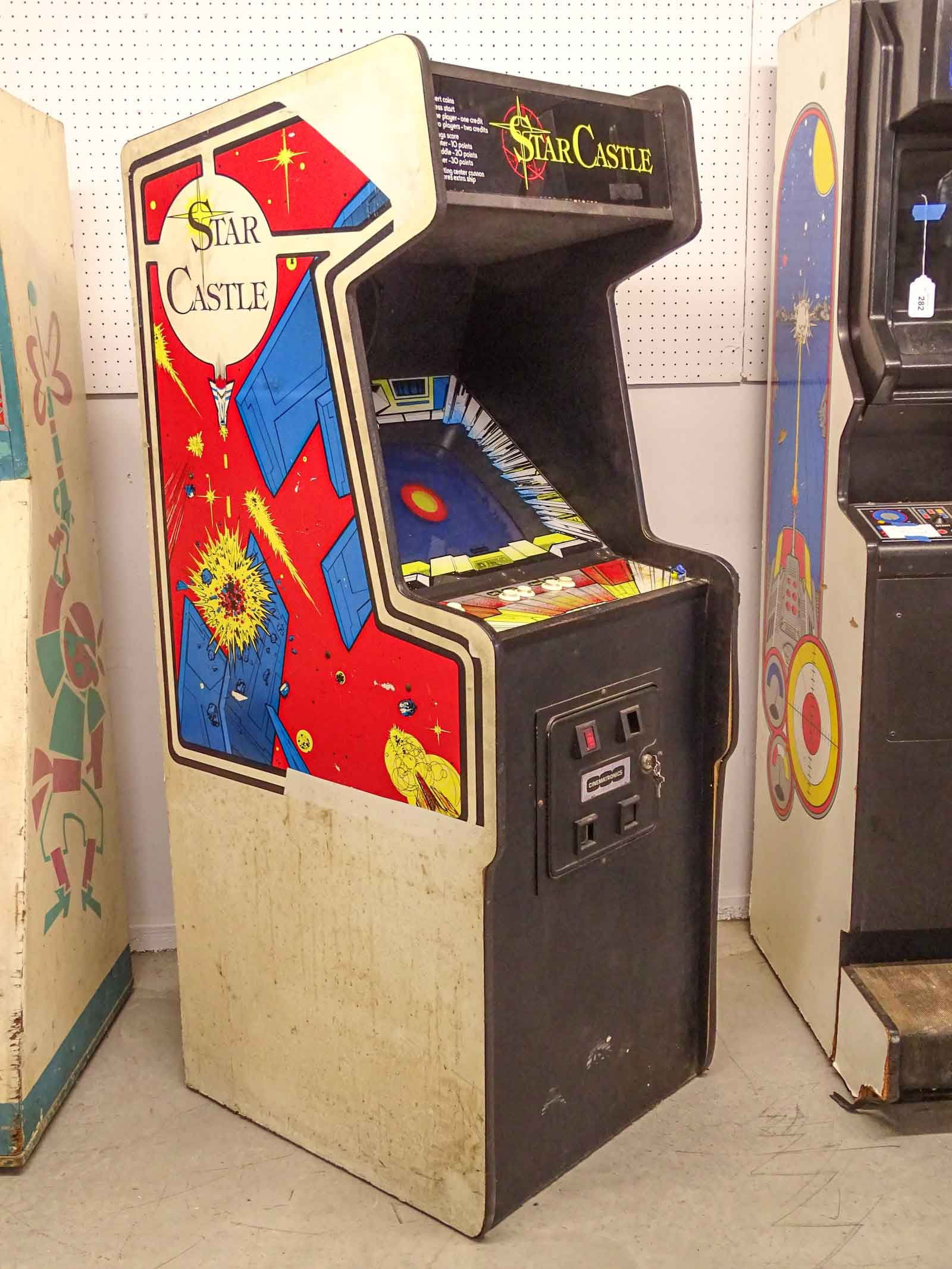 Vintage Arcade Game (1 of 11)