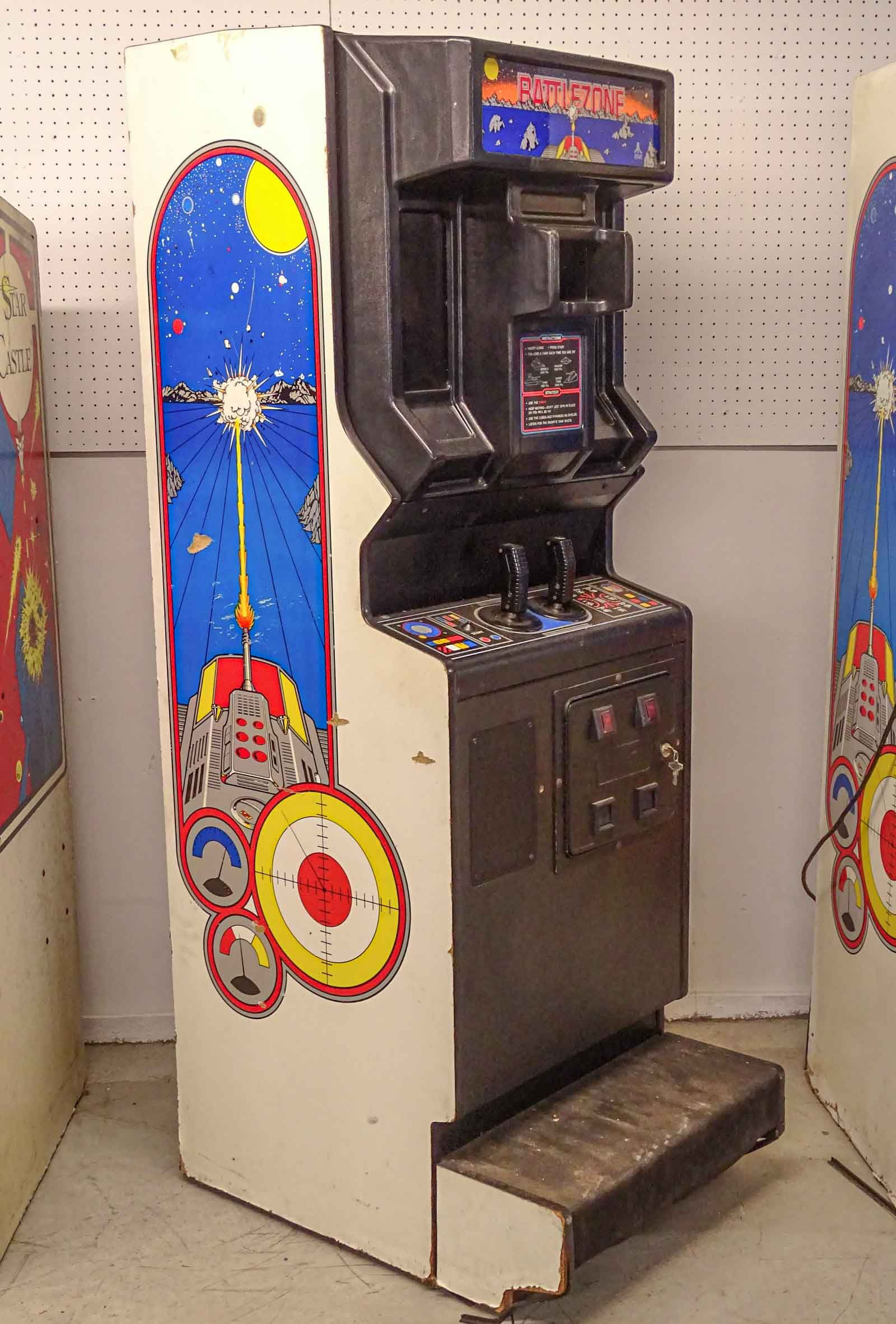 Vintage Arcade Game (1 of 17)