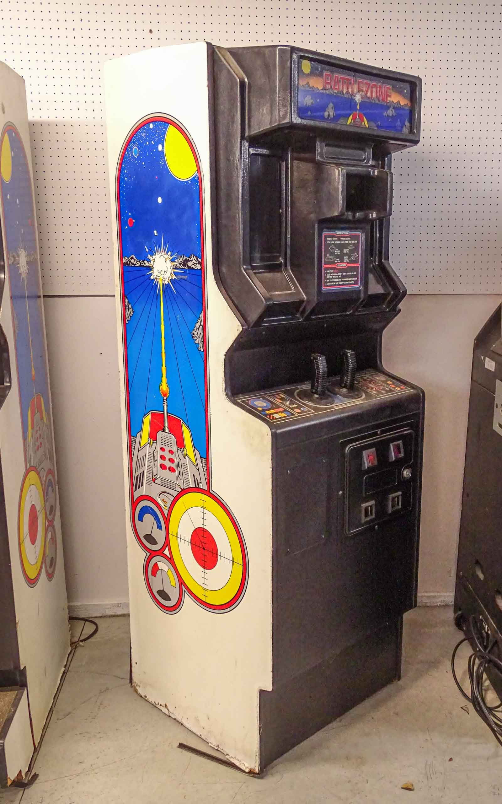 Vintage Arcade Game (1 of 14)