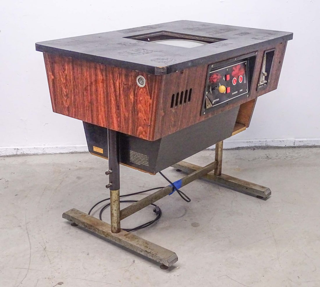 Vintage Arcade Game (1 of 11)