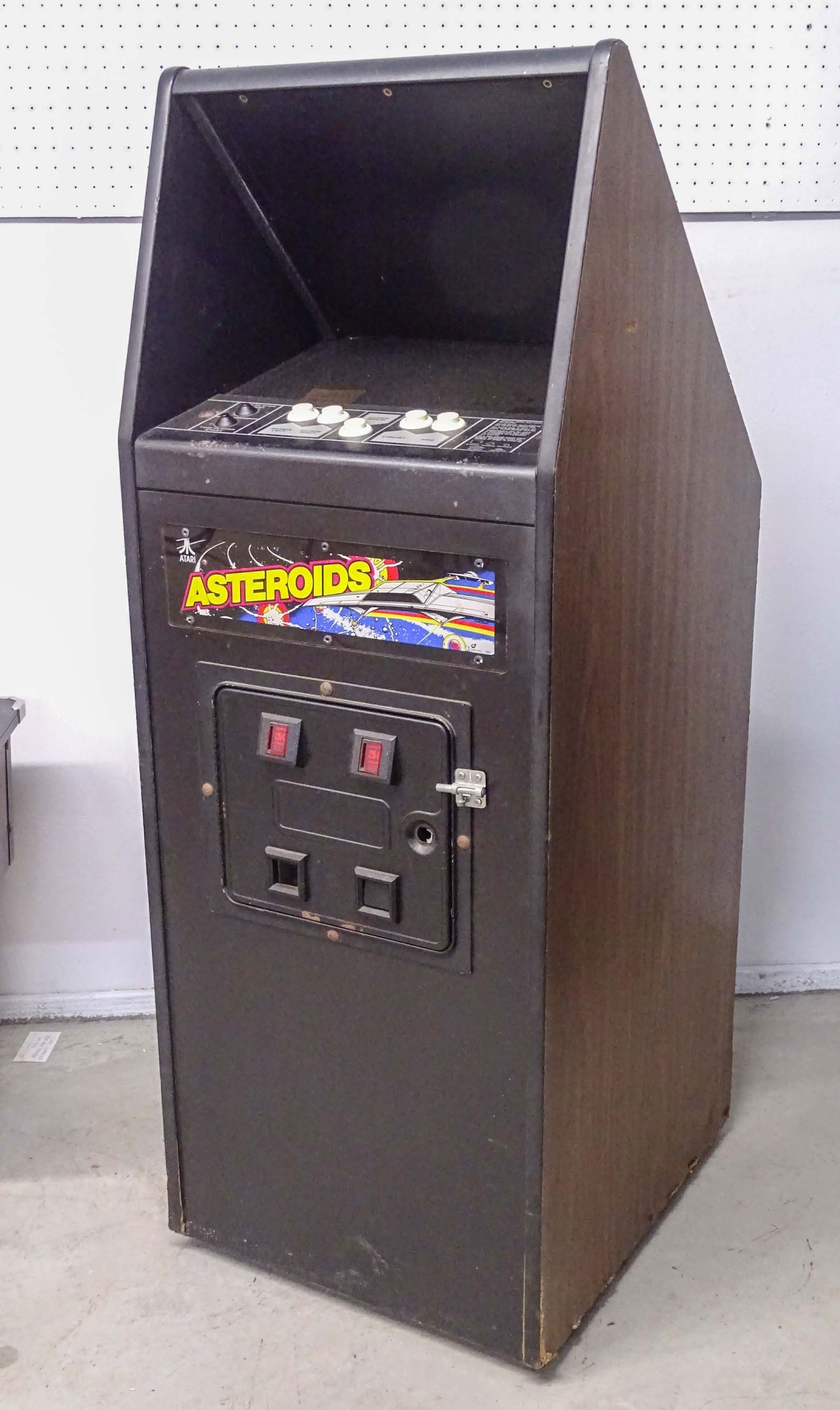 Vintage Arcade Game (1 of 10)