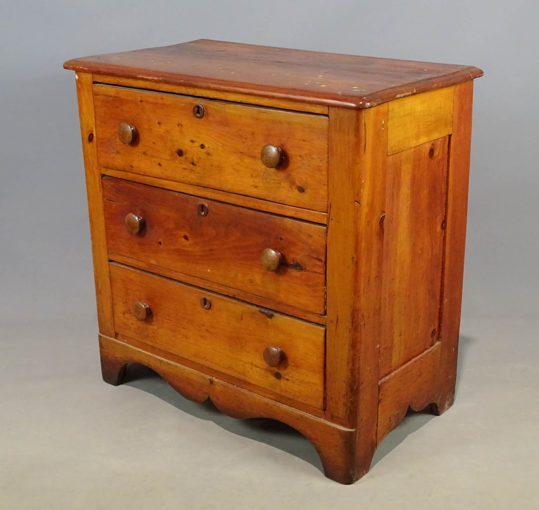 19th c. Pine Chest of Drawers (1 of 9)