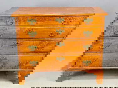 18th c. Chippendale Chest of Drawers