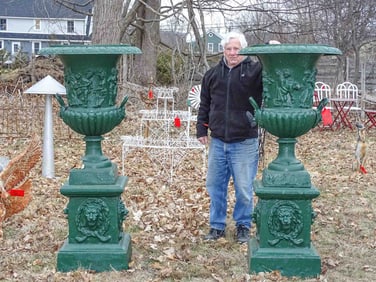Urns