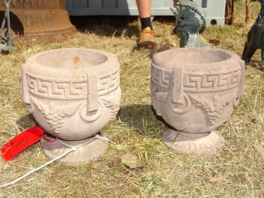 Urns