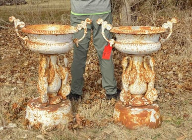 Urns