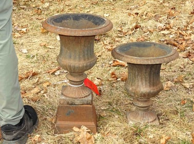 Urns