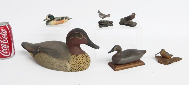 Decoy Lot: Lot six various decoys/carved birds. Marks include "Decoys Unlimited...PA.", "Chiloe Wigeon Val Bennett..". Sizes range from 2" to 12" Length.