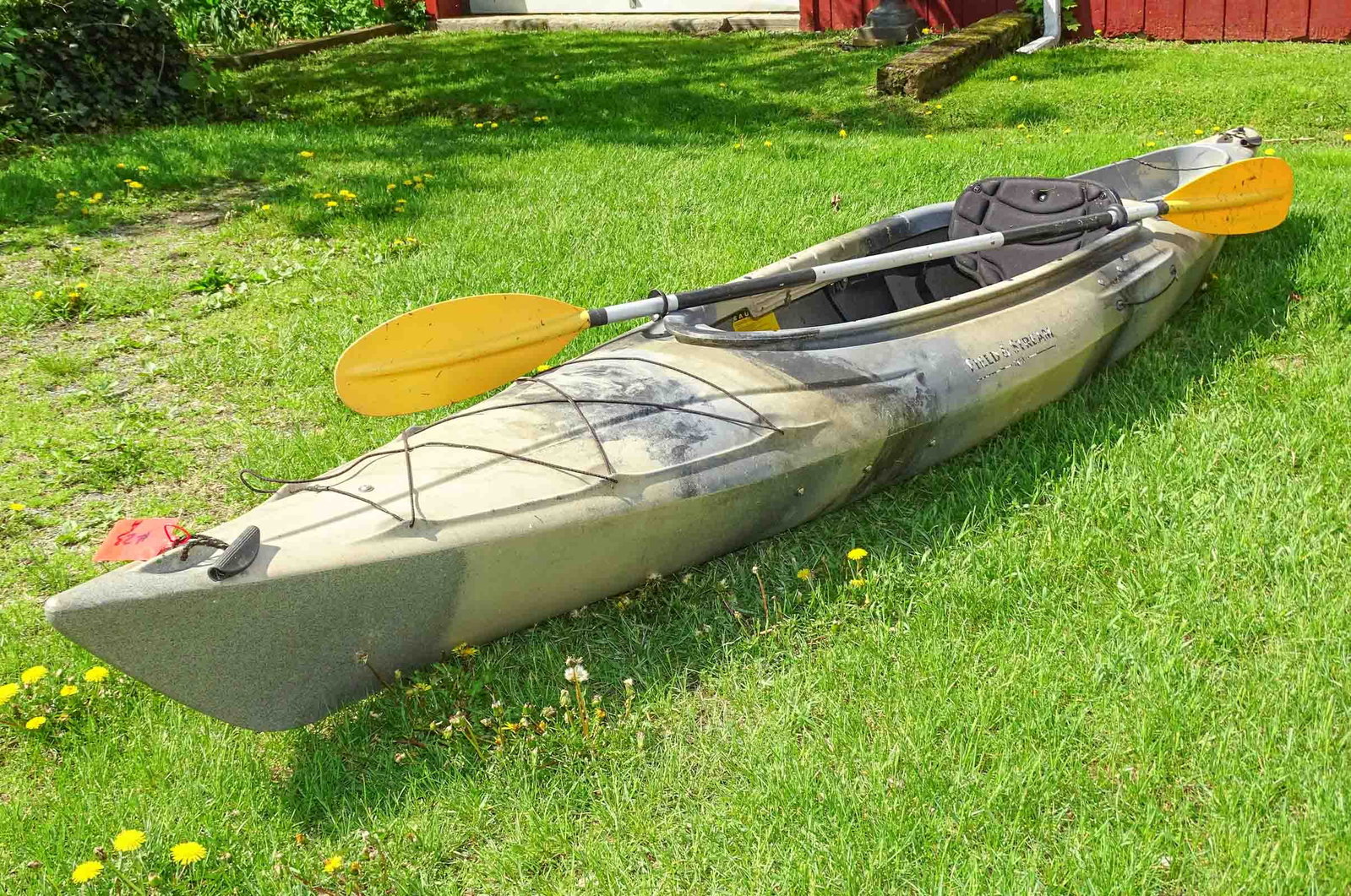 Kayak: Kayak. Field and Stream Eagle Run 12 (12' L).